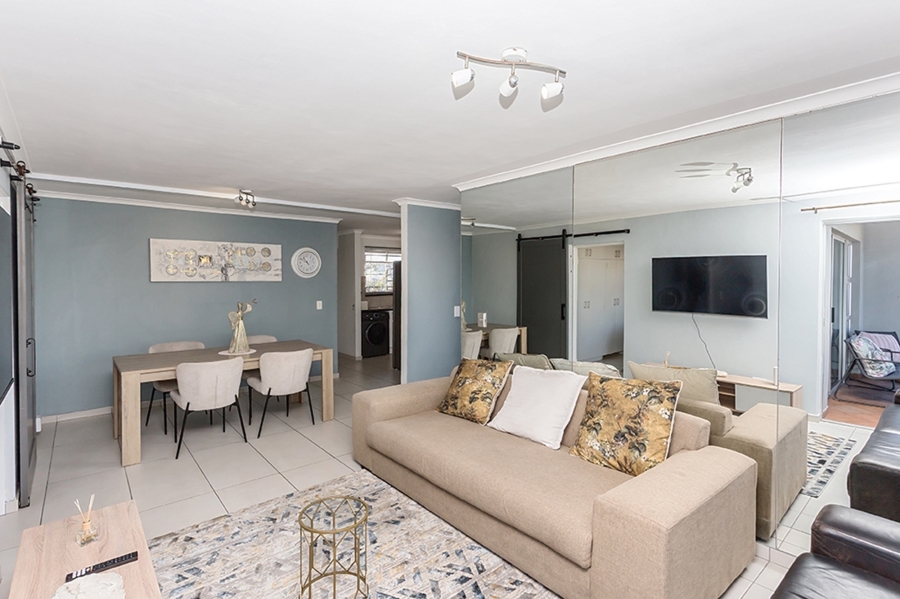 2 Bedroom Property for Sale in Bloubergstrand Western Cape